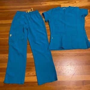 Women’s scrubs